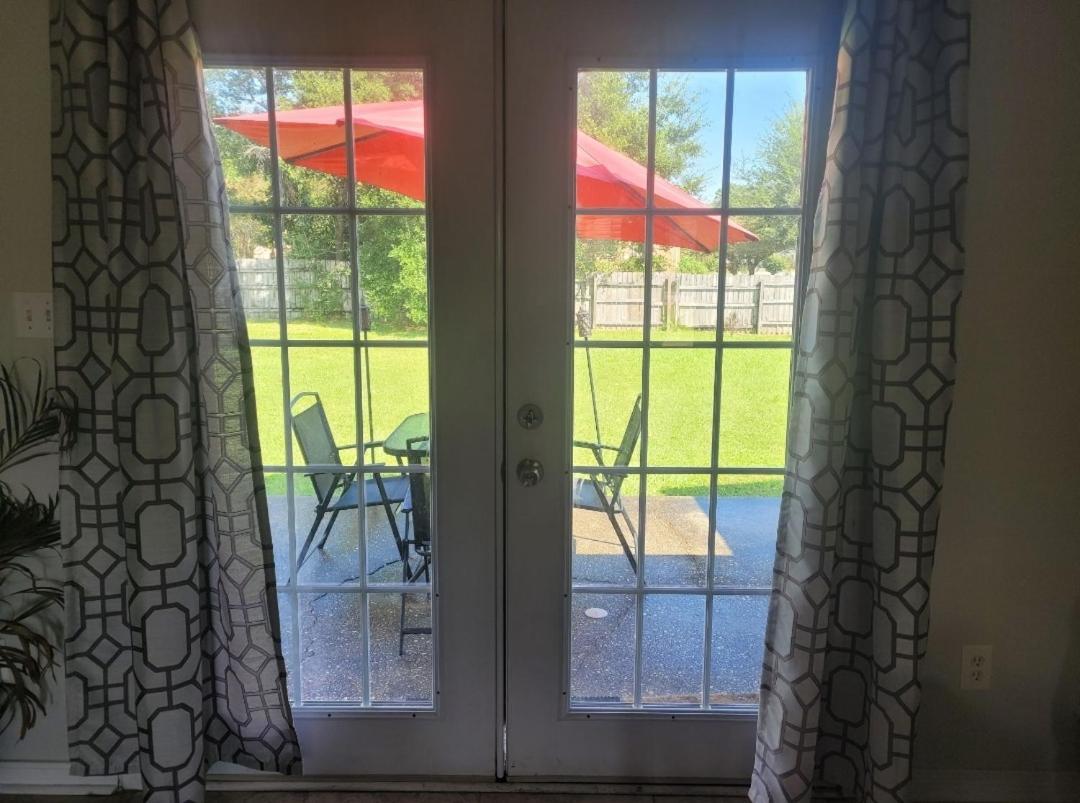 Bedroom Four Minutes From Beach Pensacola Exterior foto