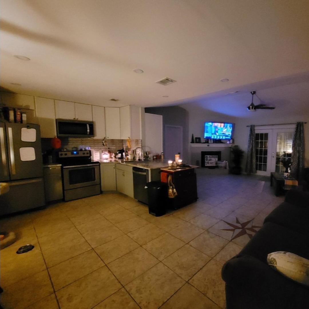 Bedroom Four Minutes From Beach Pensacola Exterior foto
